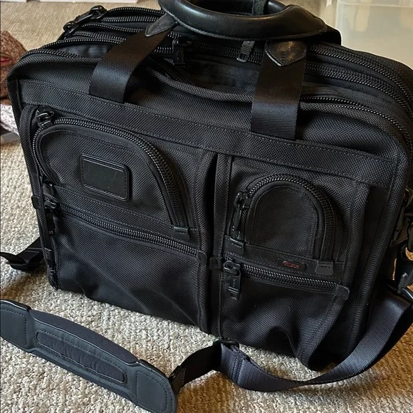 TUMI Alpha briefcase - Picture 2 of 16